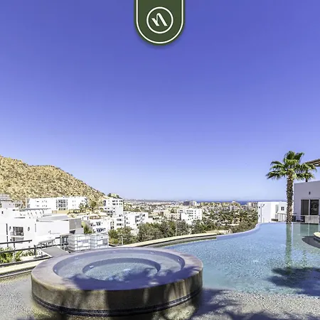 Brand New 3 Bedroom Penthouse - Oceanview Rooftop Pool