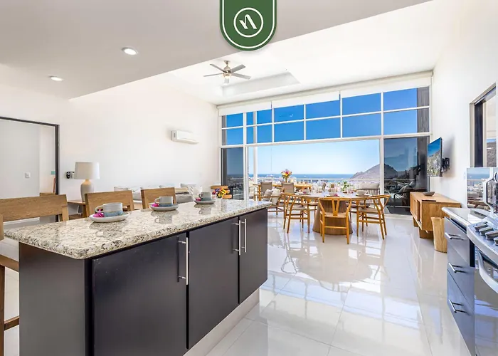Brand New 3 Bedroom Penthouse - Oceanview Rooftop Pool Apartment