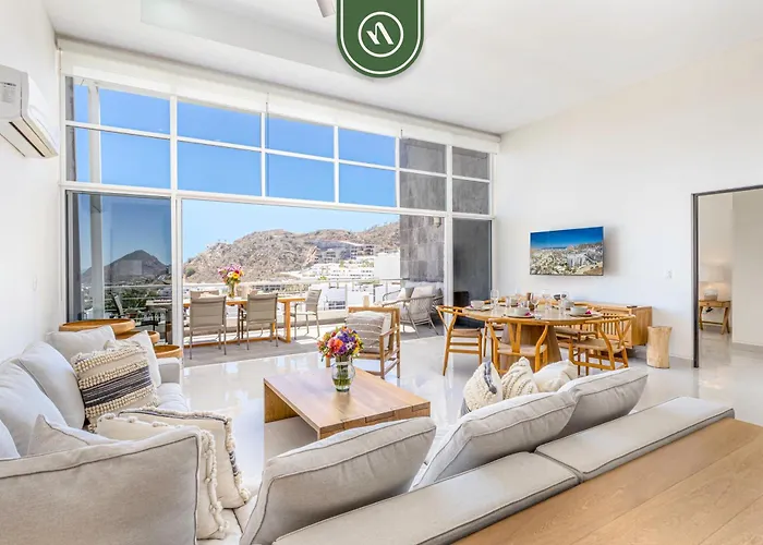 Apartment Brand New 3 Bedroom Penthouse - Oceanview Rooftop Pool *