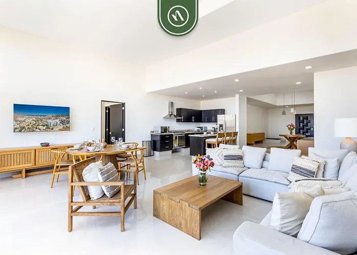 Brand New 3 Bedroom Penthouse - Oceanview Rooftop Pool *