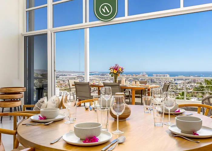 Brand New 3 Bedroom Penthouse - Oceanview Rooftop Pool *