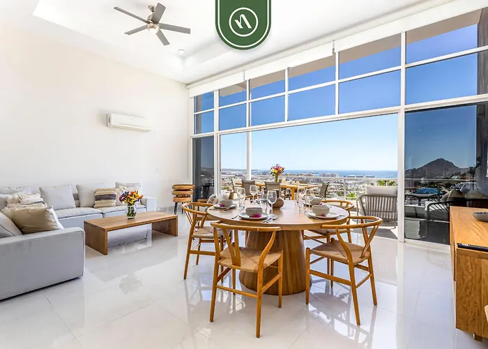 Brand New 3 Bedroom Penthouse - Oceanview Rooftop Pool