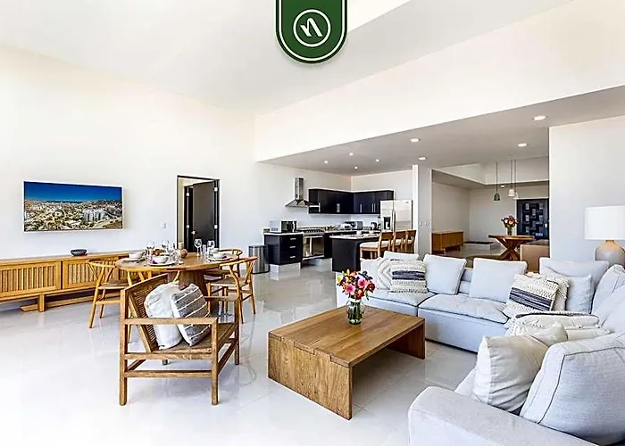 Brand New 3 Bedroom Penthouse - Oceanview Rooftop Pool Apartment