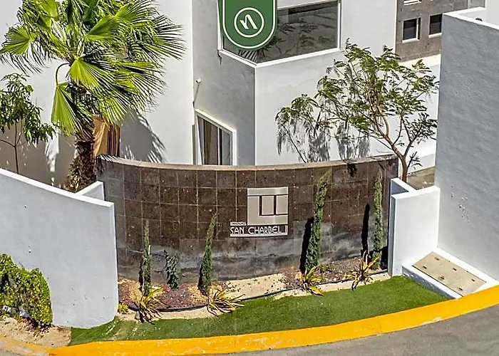Brand New 3 Bedroom Penthouse - Oceanview Rooftop Pool Apartment *