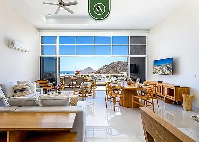 Brand New 3 Bedroom Penthouse - Oceanview Rooftop Pool Apartment