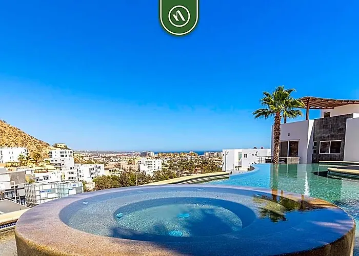 Brand New 3 Bedroom Penthouse - Oceanview Rooftop Pool Apartment *