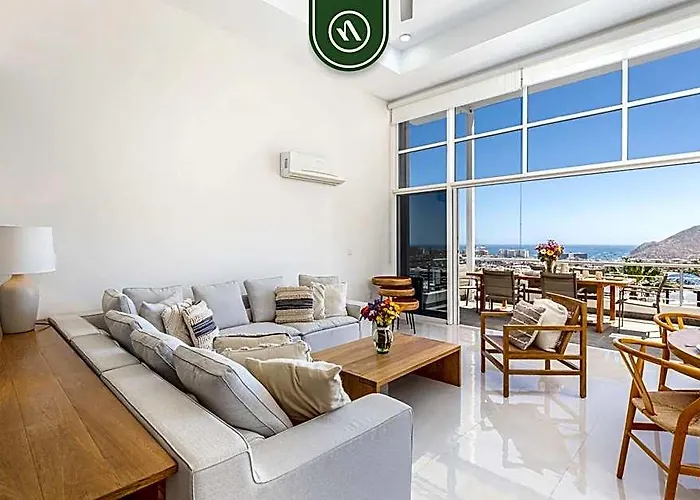 Brand New 3 Bedroom Penthouse - Oceanview Rooftop Pool