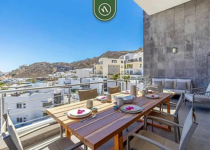 Brand New 3 Bedroom Penthouse - Oceanview Rooftop Pool Apartment