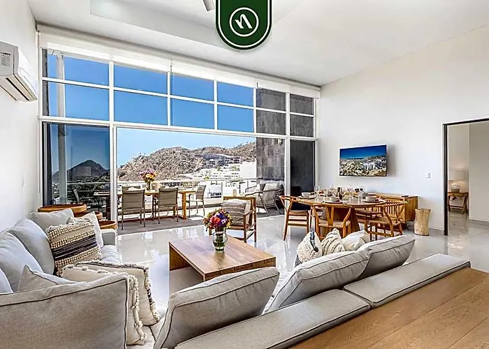 Brand New 3 Bedroom Penthouse - Oceanview Rooftop Pool *
