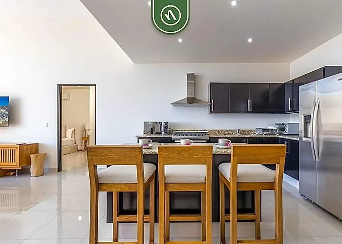 Brand New 3 Bedroom Penthouse - Oceanview Rooftop Pool